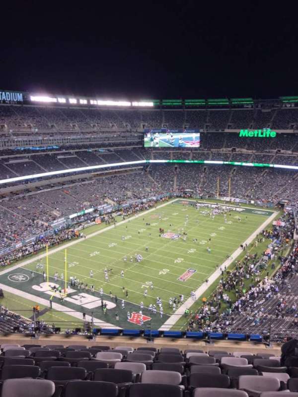 MetLife Stadium, section: 322, row: 13, seat: 11