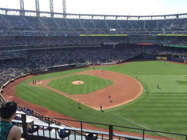 Citi Field, section: 404, row: 3, seat: 18
