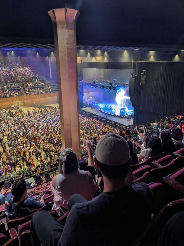 Bill Graham Civic Auditorium, section: 212, row: T, seat: 22