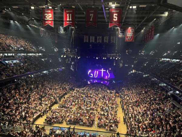 Capital One Arena, section: 409, row: B, seat: 14