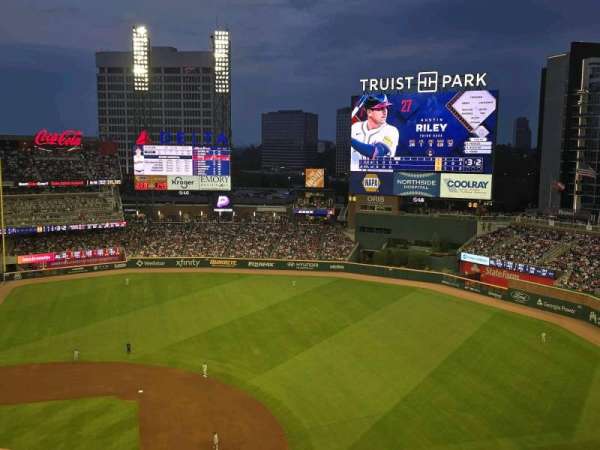 Truist Park, section: 418, row: 1, seat: 423