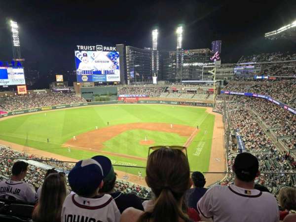 Truist Park, section: 328, row: 4, seat: 8