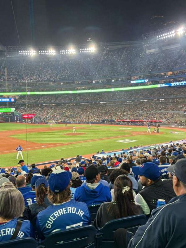 Rogers Centre, section: 133, row: 28, seat: 7