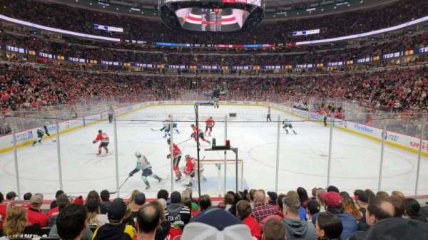 United Center, section: 106, row: 10, seat: 9
