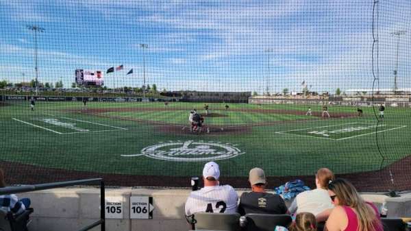 Franklin Field, Wisconsin, section: 106, row: E, seat: 1