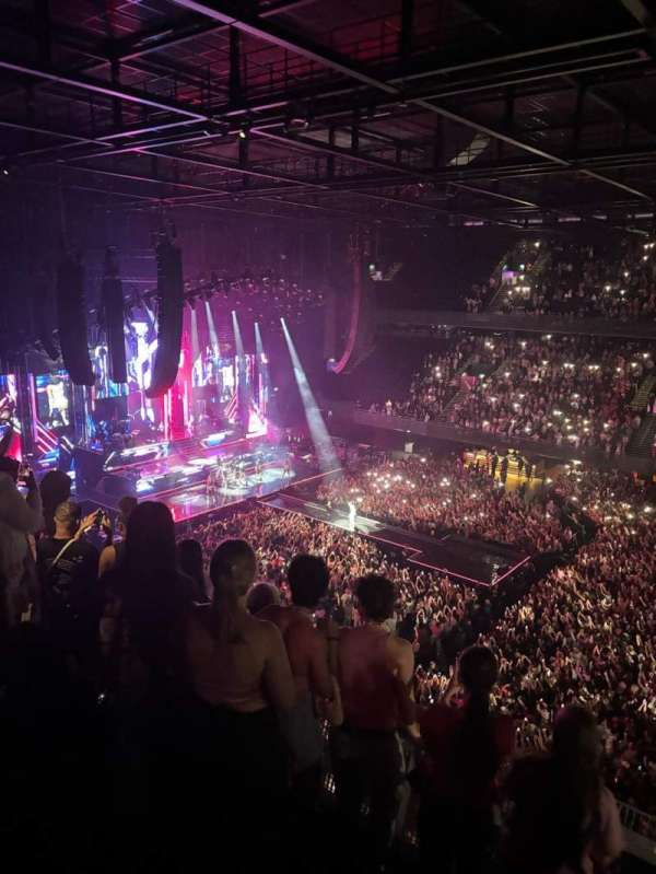 Ziggo Dome, section: 211, row: 4, seat: 371