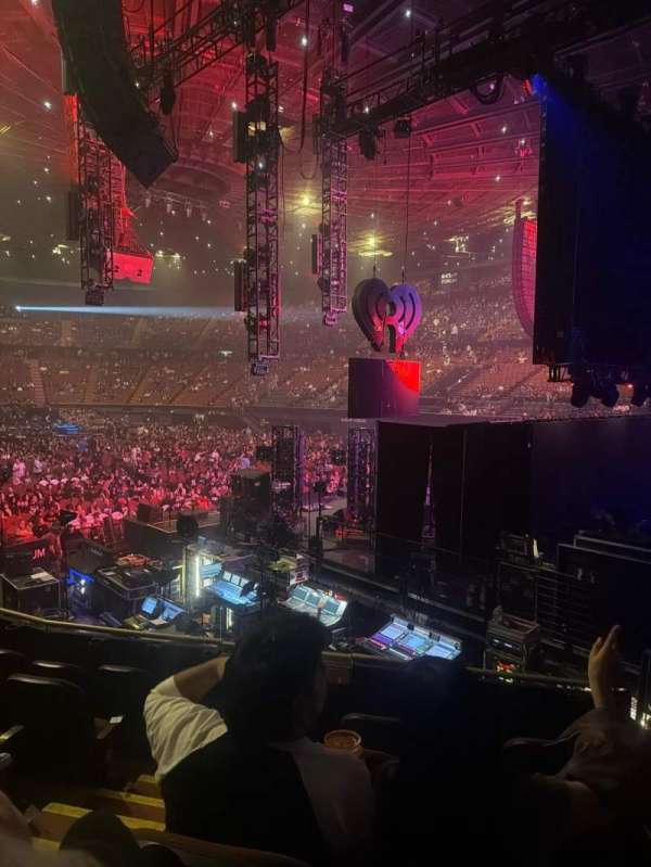 Kia Forum, section: 115, row: 6, seat: 1
