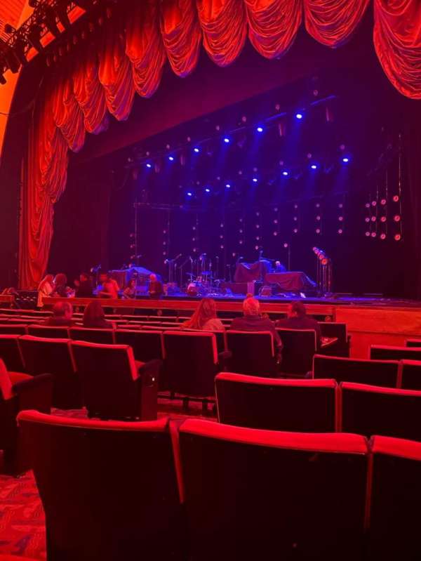 Radio City Music Hall, section: Orchestra 2, row: Jj, seat: 211