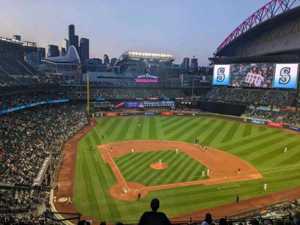 T-Mobile Park, section: 327, row: 9, seat: 17