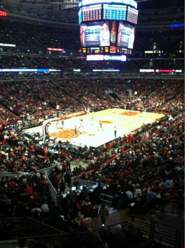 United Center, section: 222, row: 1, seat: 10