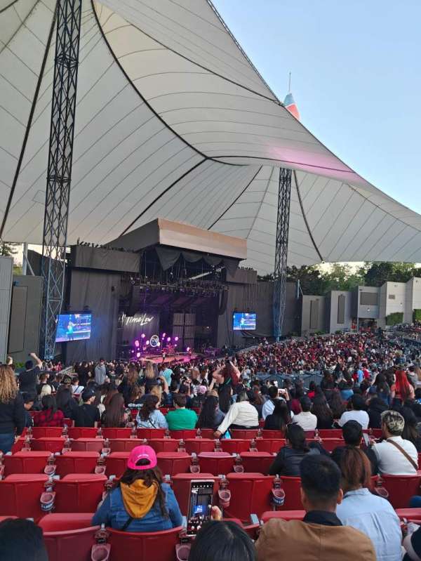 Shoreline Amphitheatre, section: 204, row: T, seat: 16