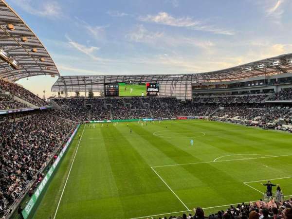 BMO Stadium, section: 106, row: X