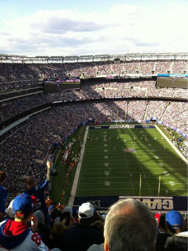 MetLife Stadium, section: 327, row: 21, seat: 18