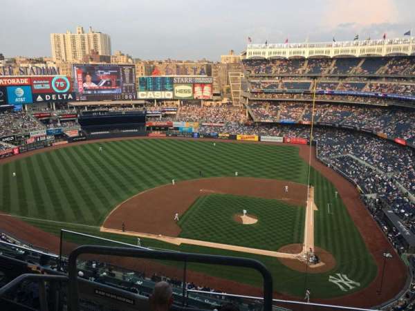 Yankee Stadium, section: 422, row: 4, seat: 17