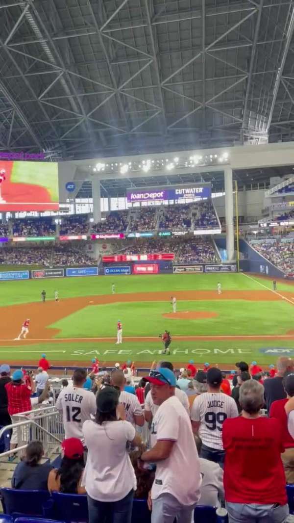 LoanDepot Park, section: 19, row: 11, seat: 15
