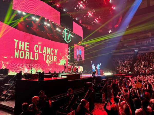 Golden 1 Center, section: 121, row: AA, seat: 11