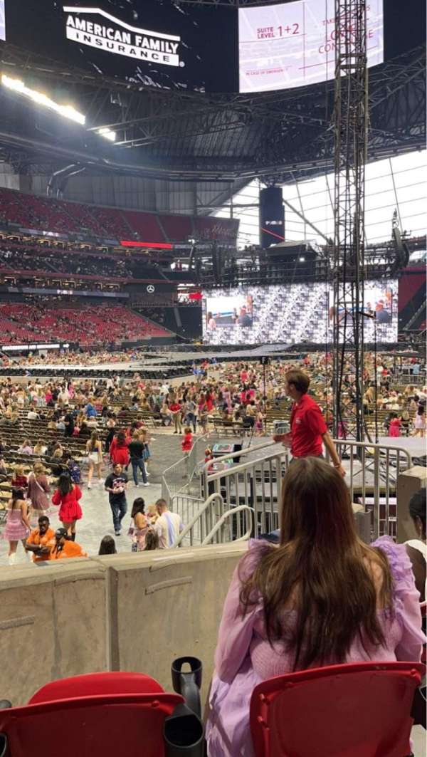 Mercedes-Benz Stadium, section: 116, row: 9, seat: 9