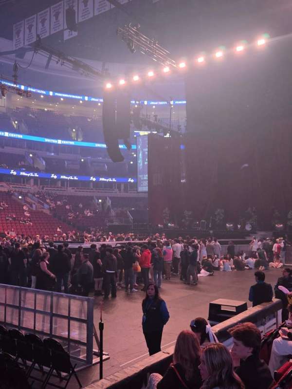 United Center, section: 101, row: 4, seat: 17