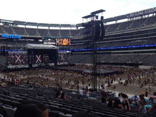 MetLife Stadium, section: 133, row: 30, seat: 14