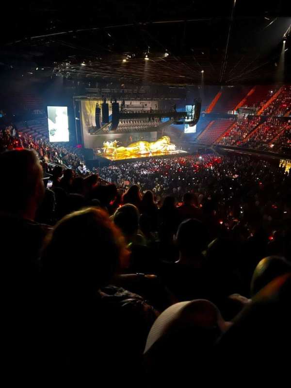 Kia Forum, section: 231, row: 10, seat: 16