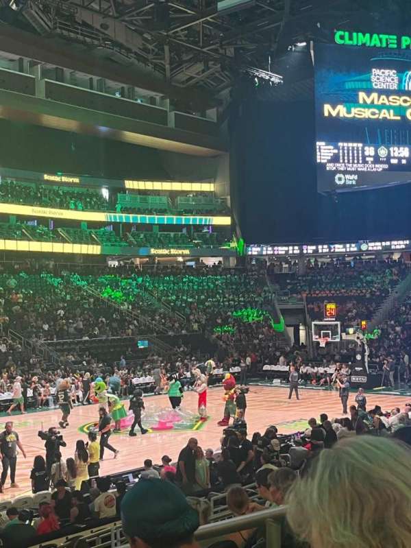 Climate Pledge Arena, section: 03, row: L, seat: 3
