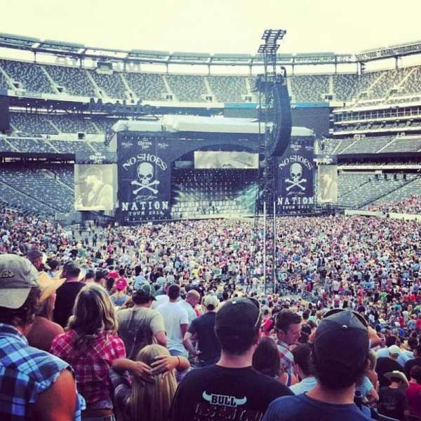 MetLife Stadium, section: 133, row: 34, seat: 9-10