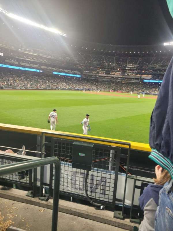 T-Mobile Park, section: 103, row: 25, seat: 18