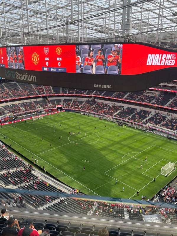 SoFi Stadium, section: 548, row: 1, seat: 19