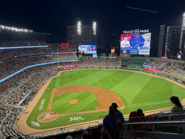 Truist Park, section: 422, row: 8, seat: 4