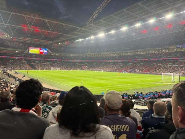 Wembley Stadium, section: 117, row: 17, seat: 132