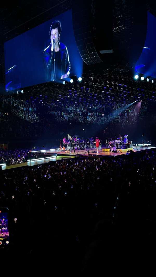 Kia Forum, section: 106, row: 2, seat: 3