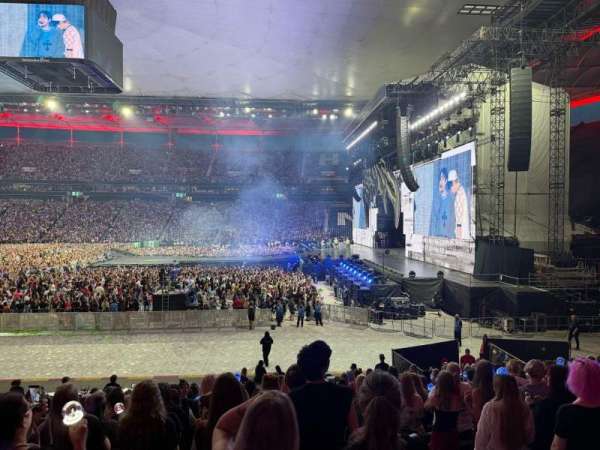 Deutsche Bank Park, section: 4UR, row: 14, seat: 2