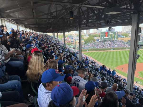 Wrigley Field, section: 415L, row: 8, seat: 11