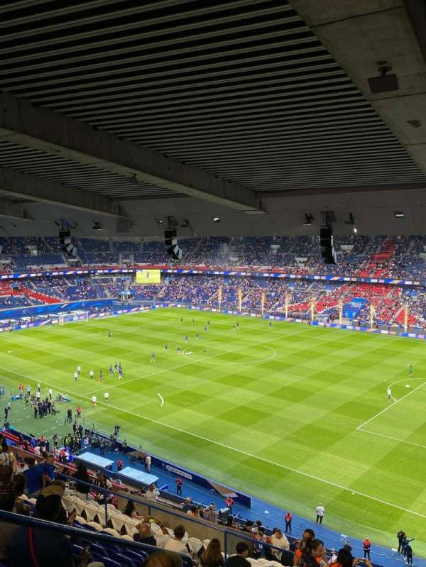 Parc des Princes, section: 423, row: 25, seat: 26