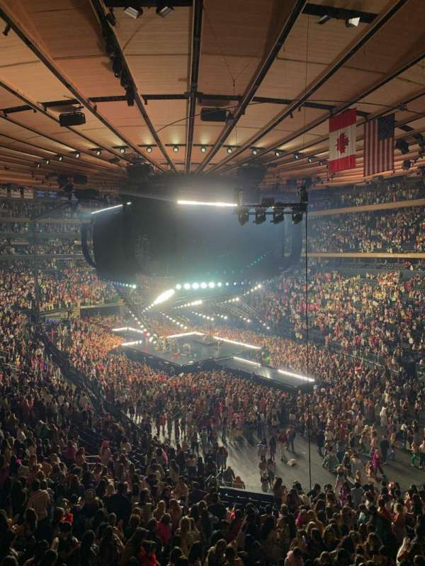 Madison Square Garden, section: 202, row: 3, seat: 6