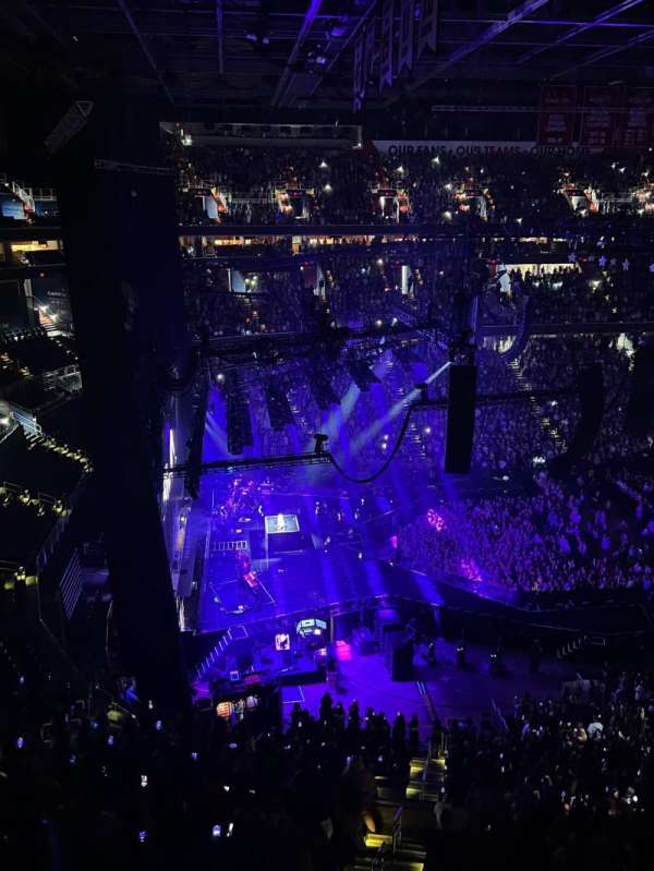 Capital One Arena, section: 431, row: B, seat: 3