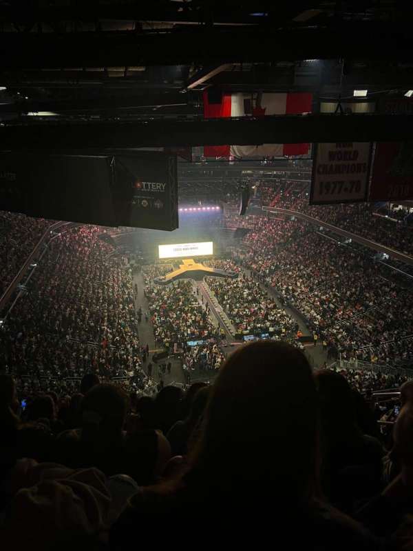 Capital One Arena, section: 407, row: Q, seat: 20