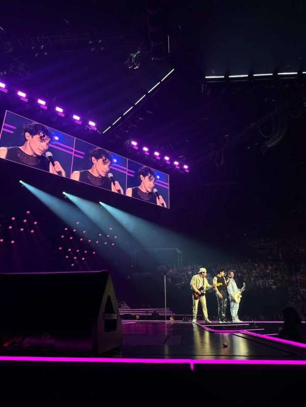 MGM Grand Garden Arena, section: FLOOR F, row: C, seat: 16