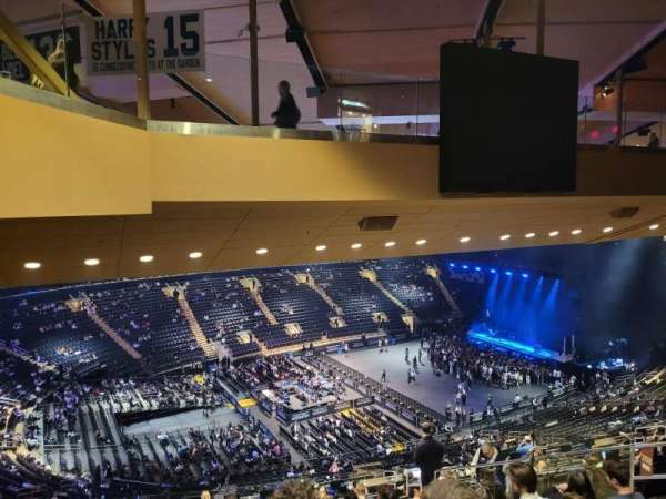 Madison Square Garden, section: 208, row: 17, seat: 17