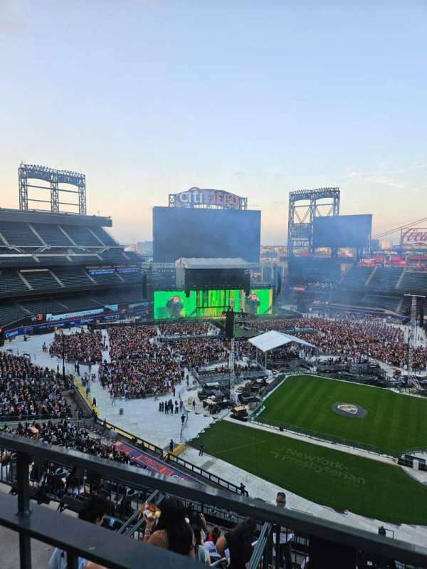 Citi Field, section: 519, row: 1, seat: 9