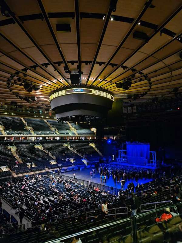Madison Square Garden, section: 105, row: 20, seat: 11