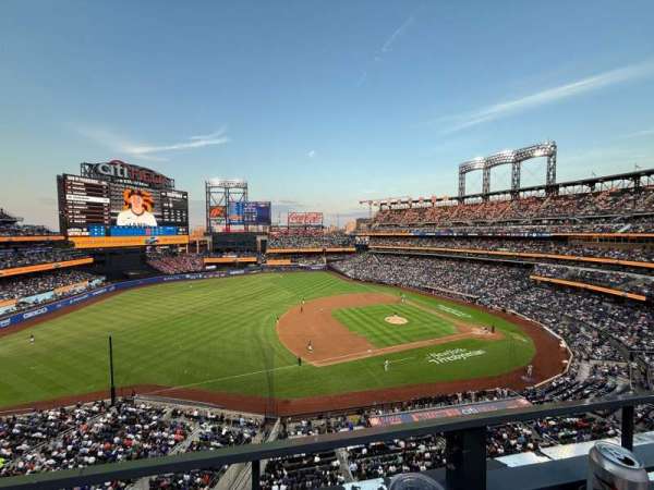 Citi Field, section: 424, row: 1, seat: 4