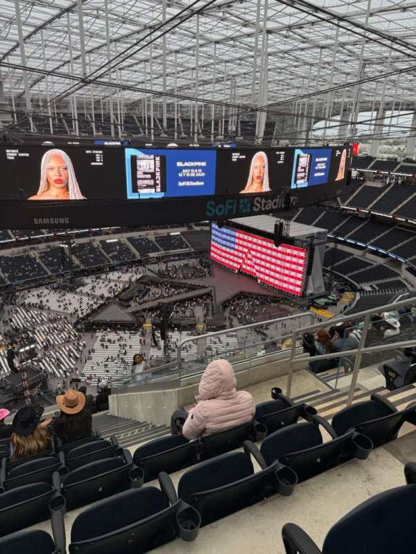 SoFi Stadium, section: 535, row: 12, seat: 5