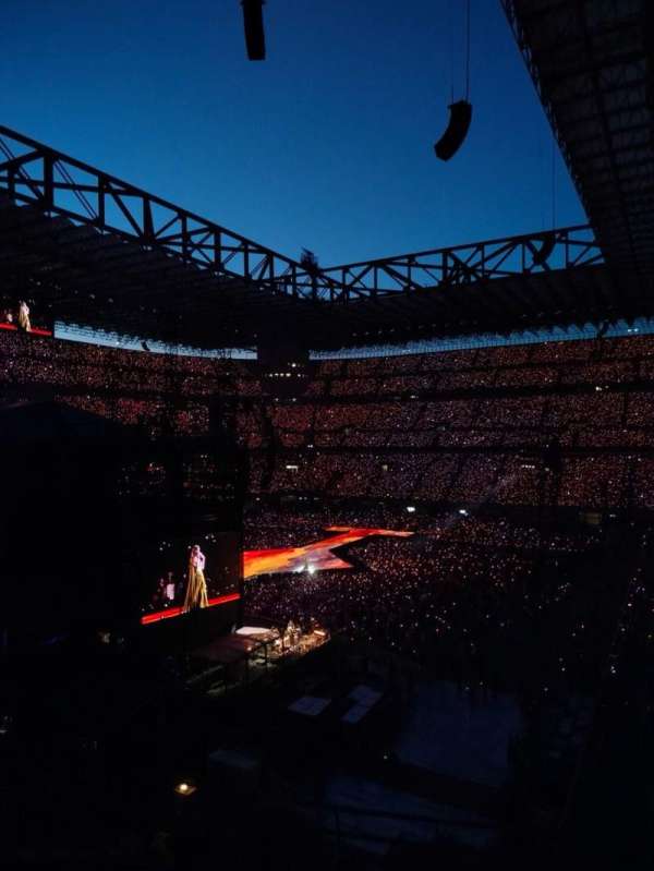 San Siro, section: 203, row: 8, seat: 22