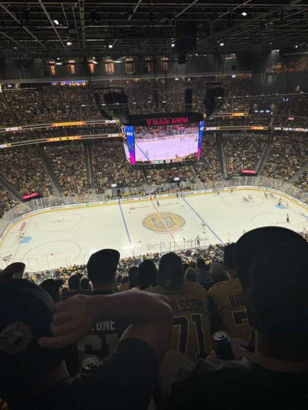 T-Mobile Arena, section: 222, row: Q, seat: 6