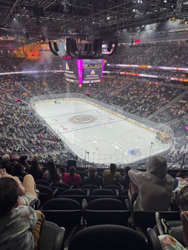 T-Mobile Arena, section: 211, row: G, seat: 9