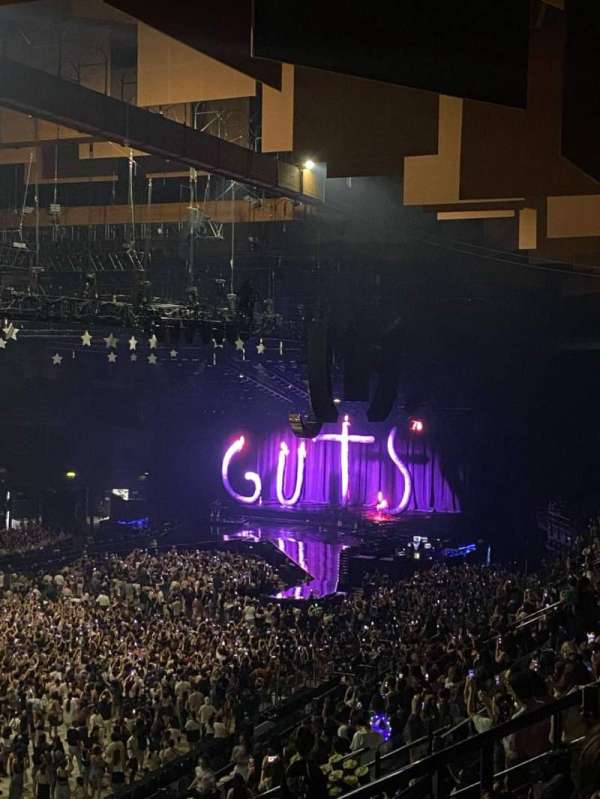 Unipol Arena, section: 2 anello est E, row: 10, seat: 17