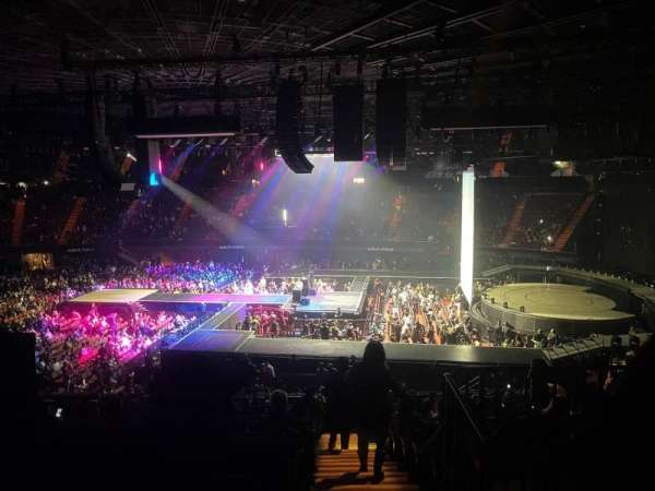Kia Forum, section: 211, row: 1, seat: 4