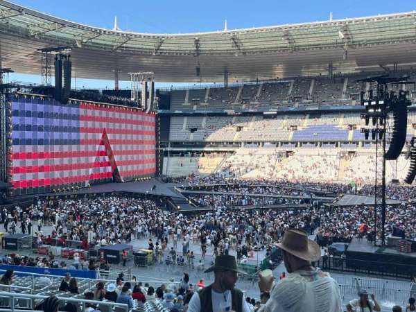 Stade de France, section: T3, row: 33, seat: 35
