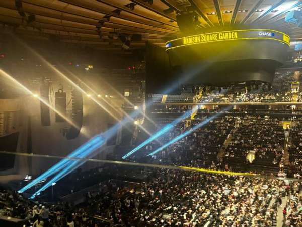Madison Square Garden, section: 225, row: 1, seat: 7